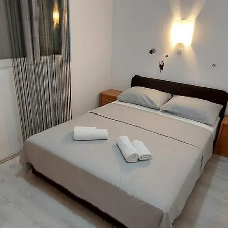 Zana Apartment *