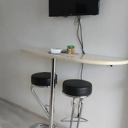 Zana بيروفاتش