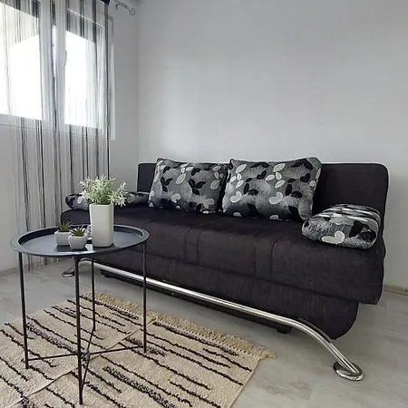Zana Apartment